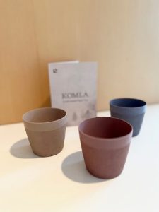 漆塗りの紙カップ KOMLAの画像