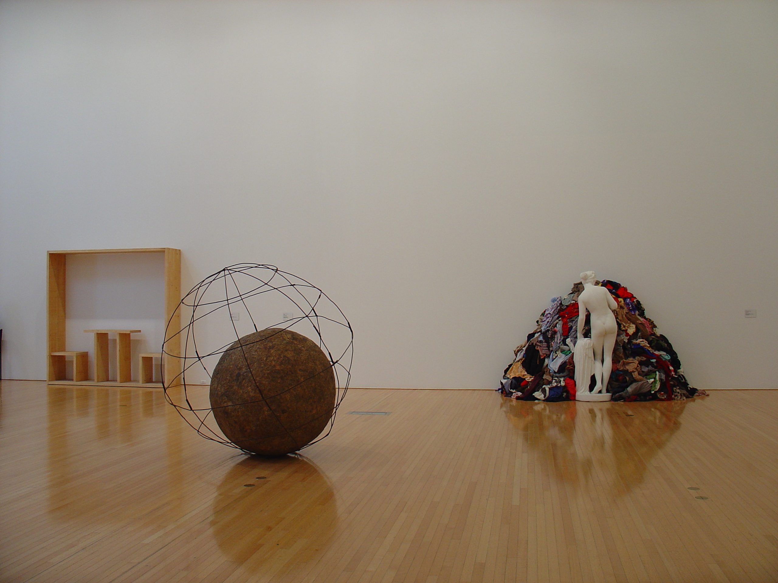 ARTE POVERAアルテ・ポーヴェラ/貧しい芸術 豊田市美術館©︎2005 アルテ・ポーヴェラ 貧しい芸術 | 豊田市美術館 | nostos books