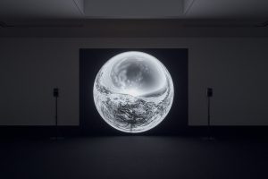 平川紀道《sunlight spectrum sonification》 2024年