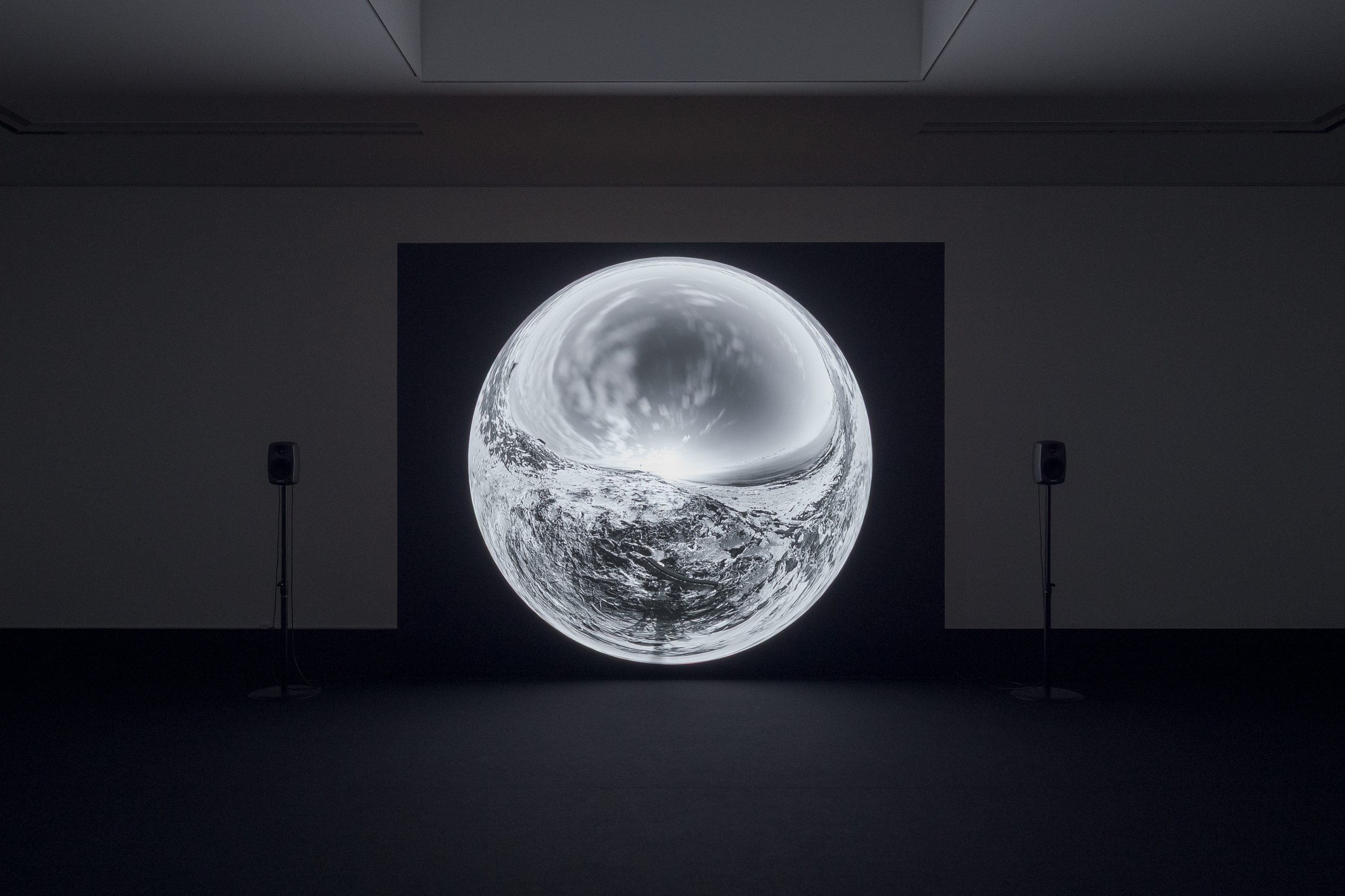 平川紀道《sunlight spectrum sonification》 2024年